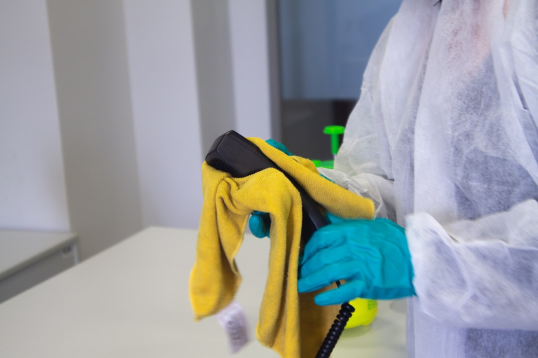 Photo dentures, cleaning solution